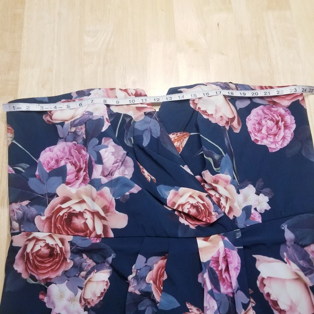 Plus XXL/24 Bursting Floral Maxi Dress in … - Picture 6 of 7